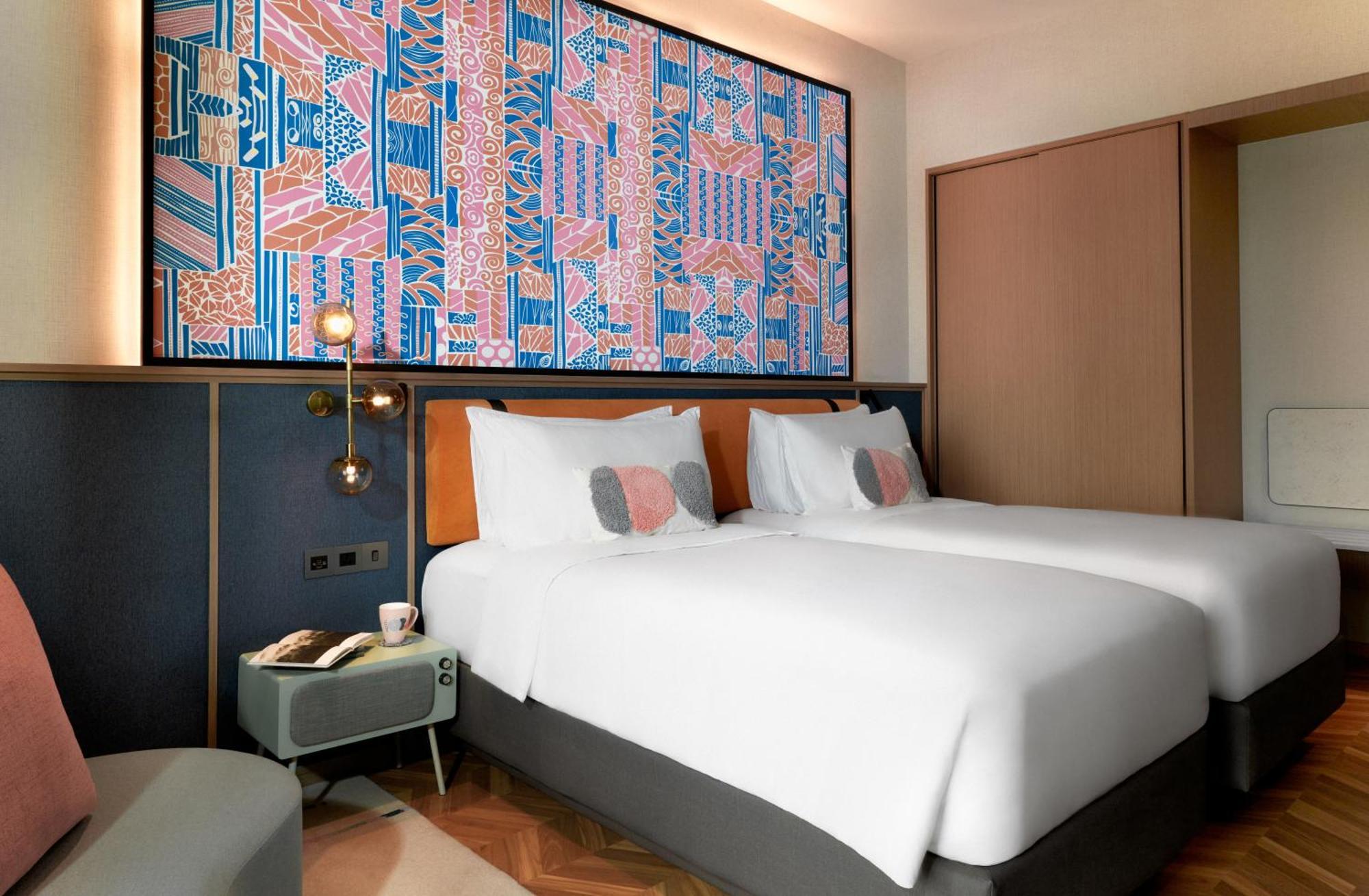 Deluxe Pool View Room